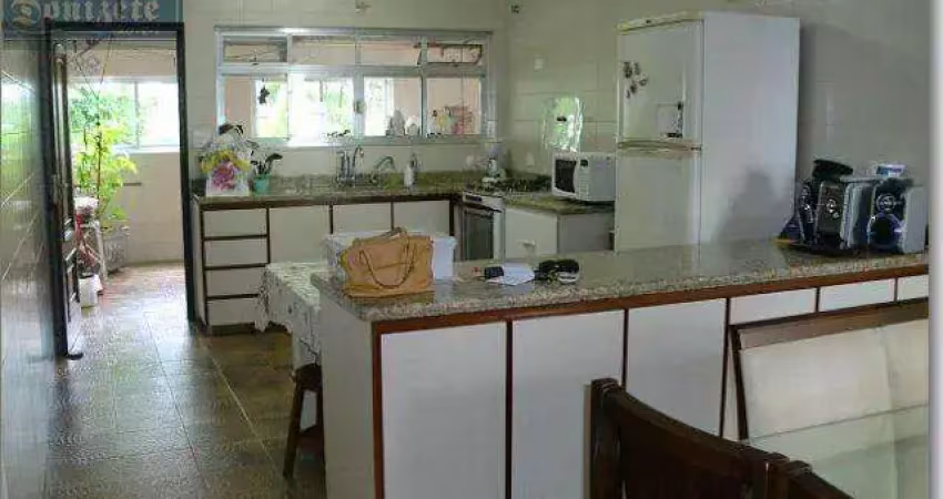 Sobrado com 4 dormitórios à venda, 306 m² por R$ 945.000,00 - Vila Assunção - Santo André/SP