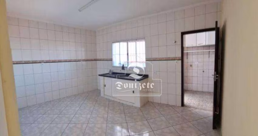 Sobrado com 2 dormitórios à venda, 132 m² por R$ 560.000,00 - Utinga - Santo André/SP