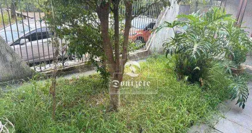 Casa com 3 dormitórios à venda, 165 m² por R$ 990.000,00 - Parque Jaçatuba - Santo André/SP