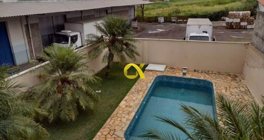 Casa Espetacular com 3 Quartos, Suíte, Área Gourmet e Piscina no Bairro Glebas Califórnia!