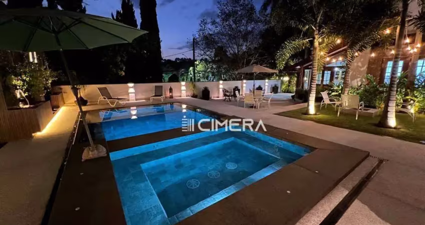 Casa à venda no alphaville localizada na cidade de santana de parnaíba/sp