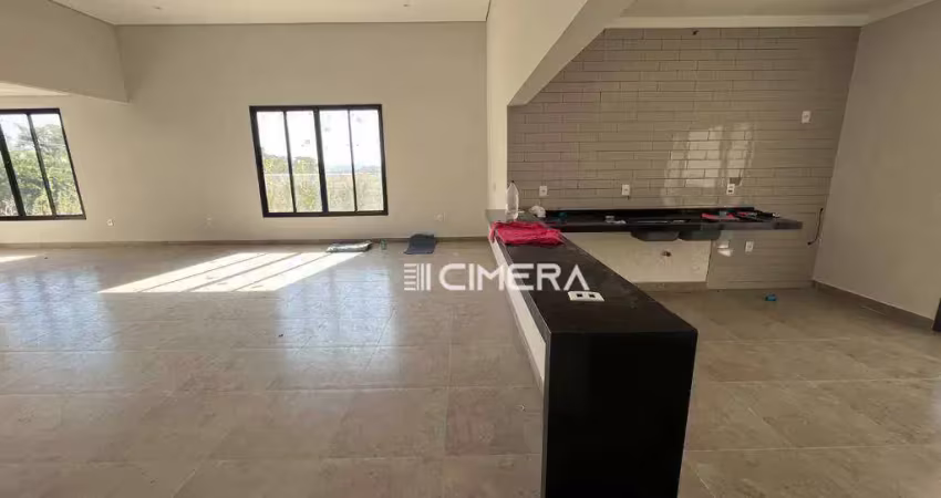 Casa térrea, no condomínio saint charbel em aracoiaba da serra.