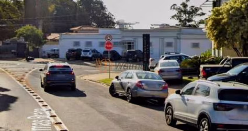 Casa Comercial Exclusiva: 6 Quartos, 6 Salas, 4 Banheiros, 9 Vagas de Garagem em Nova Campinas, Campinas-SP