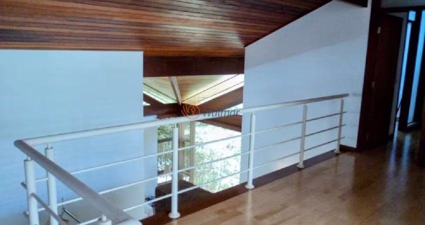 Casa de Luxo em Condomínio à Venda em Campinas-SP: 4 Quartos, 4 Suítes, 4 Salas, 6 Banheiros, 4 Vagas de Garagem e 441,42 m² de Área no Loteamento Alphaville Campinas.