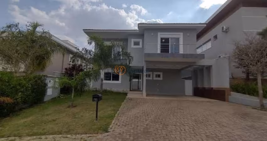 Imóvel de alto padrão no Parque dos Resedás: casa em condomínio com 4 quartos, 4 suítes, 4 salas, 6 banheiros, 4 vagas de garagem e 363,62m². Venha conferir!