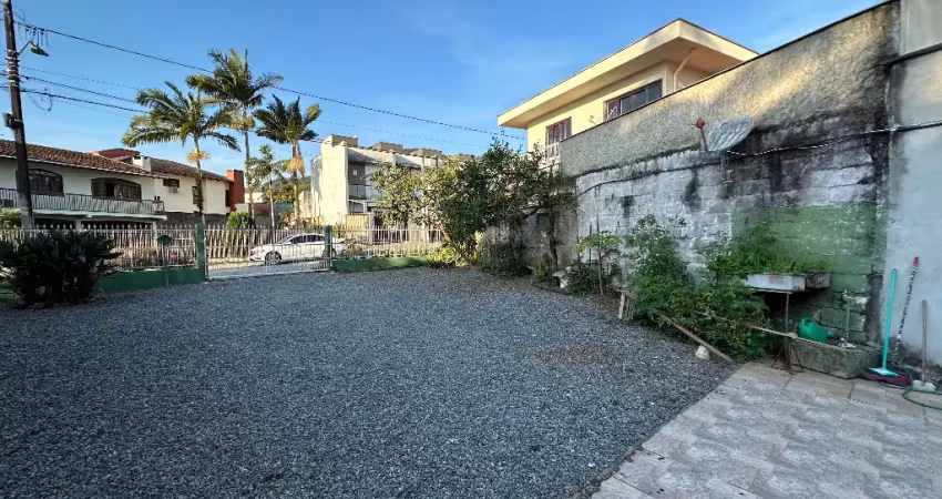 Casa à venda na Rua Castro Alves, Saguaçu, Joinville