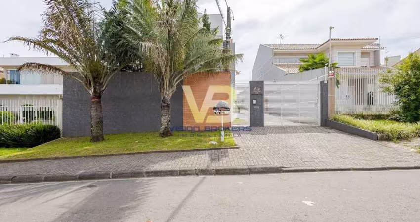 Sobrado em CONDOMÍNIO com 3 suítes,2 vagas, 140m2 privativos por R$770.000,00. Tarumã Curitiba/PR.