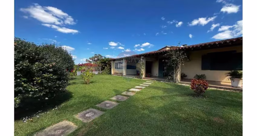 Casa de Fazenda à Venda em Jardim Santana, SP