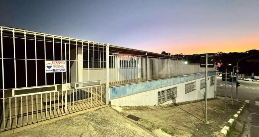 Casa Comercial ou Residencial Travessa Richuello com Avenida José Gomes da Rocha Leal
