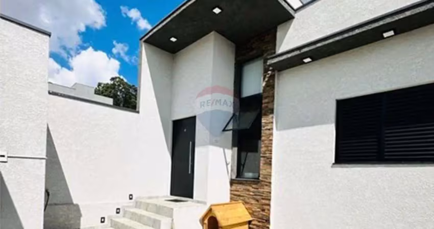 'Casa moderna no Residencial Villa Verde em Bragança Paulista: 3 quartos e suíte'