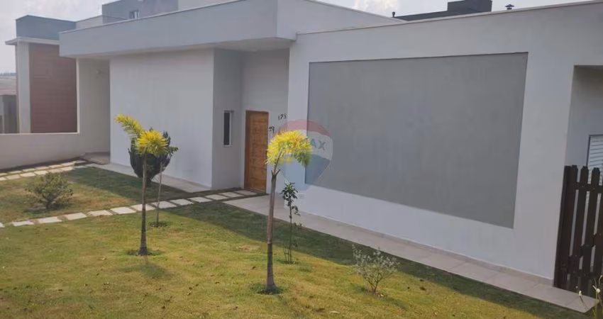 Casa Térrea em condomínio fechado