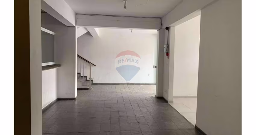 Prédio comercial no centro de Bragança Paulista na principal avenida Pires Pimentel