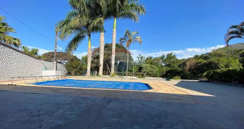 Chácara Sustentável com Energia Solar, Piscina e Área de Esportes em Guaripocaba