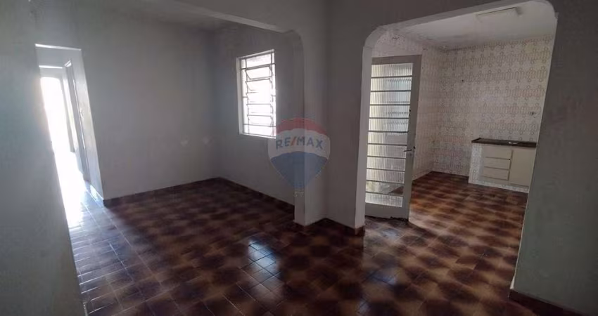 CASA COM 3 QUARTOS, SALA, COZINHA E 2 BANHEIROS NO CENTRO DE BRAGANÇA PAULISTA