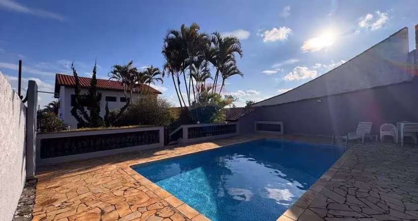 Casa à venda na zona sul de bragança pta - sp com 3 quartos (1 suite), piscina, jardim, área gourmet