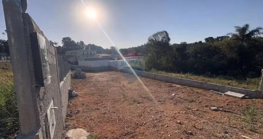Terreno 332,73 metros no centro de pinhalzinho, sp!