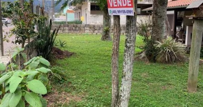 Casa para Venda em Garopaba, Centro, 3 dormitórios, 2 suítes, 3 banheiros, 1 vaga