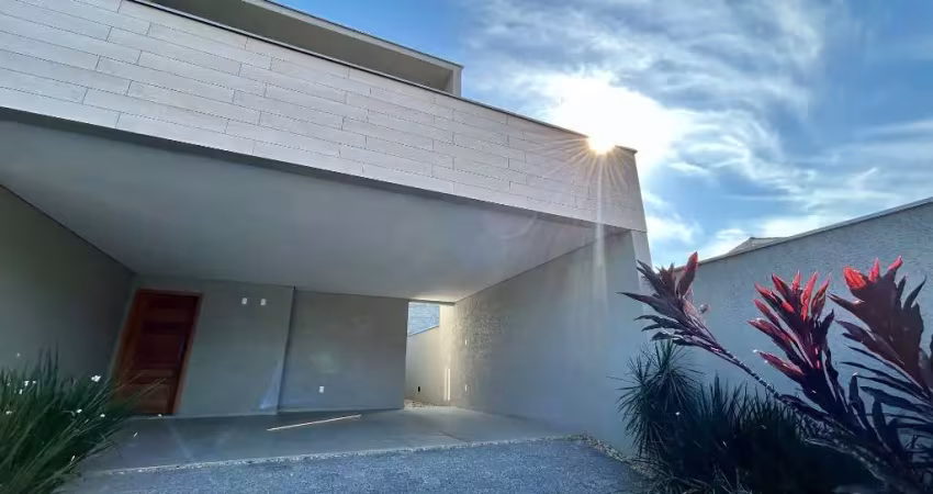 Casa com 4 quartos à venda no Santo Antônio, Joinville 