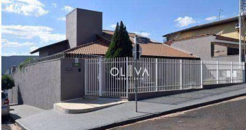 Casa à venda por R$ 1.100.000,00 - Centro - Monte Aprazível/SP