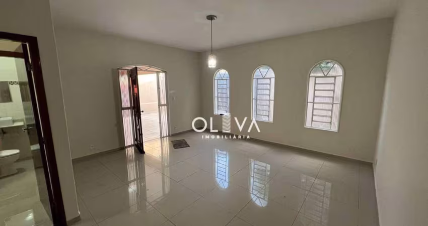 Casa com 3 dormitórios para alugar, 200 m² por R$ 4.118,94/mês - Parque Industrial - São José do Rio Preto/SP