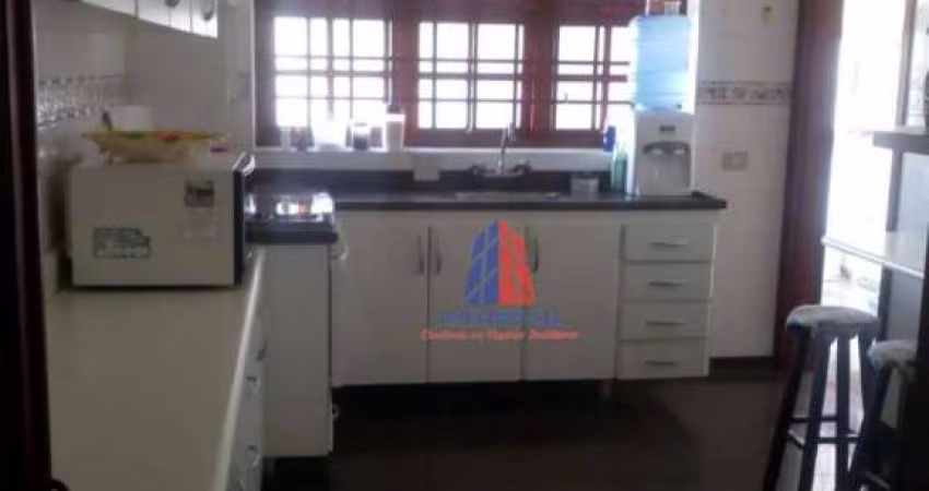 Sobrado com 4 dormitórios à venda, 341 m² por R$ 1.100.000,00 - Vila Santa Maria - Americana/SP