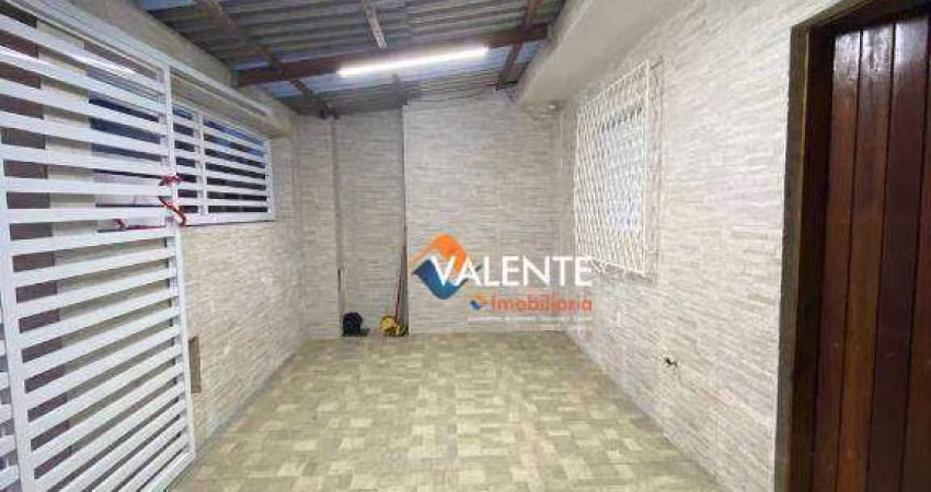 Casa com 2 dormitórios para alugar por R$ 1.900,00/mês - Centro - São Vicente/SP