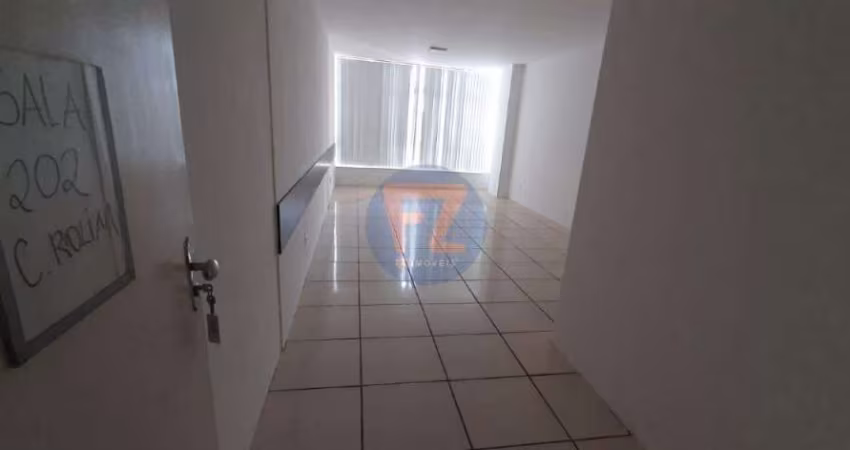SALA COMERCIAL à venda, medindo 35 m², 01 banheiro, piso em cerâmica e em excelente localização no CENTRO DE FORTALEZA/CE