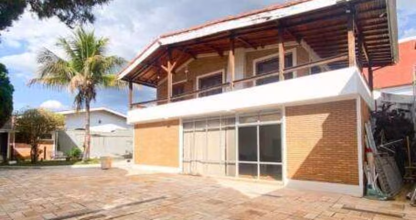 Casa 4 quartos 1 suite ao lado da Alameda Lucas N Garces