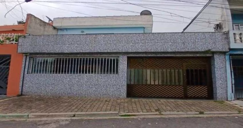 Casa / 4 Dormitório / 3 Vagas / Jd. Imperador