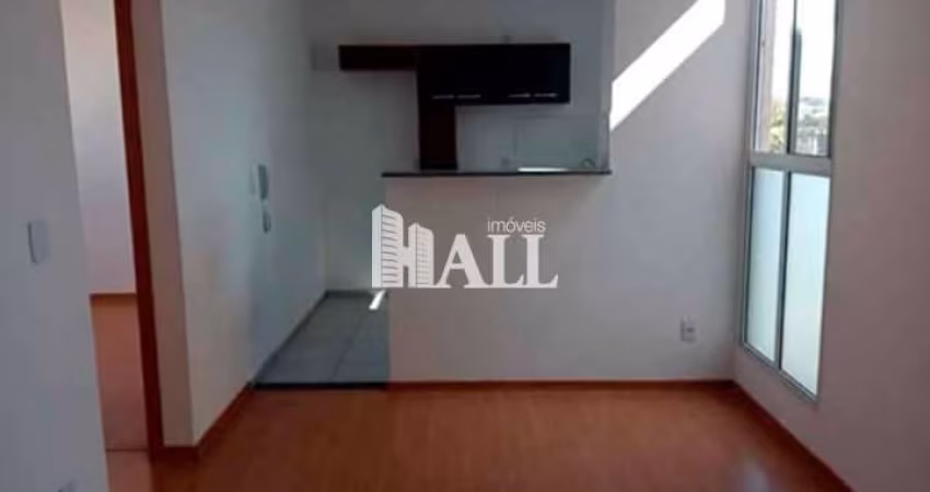 Apartamento compacto no Loteamento Clube V