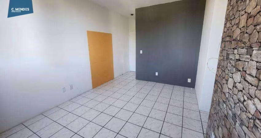 Apartamento ventilado e totalmente na sombra, com excelente localização!