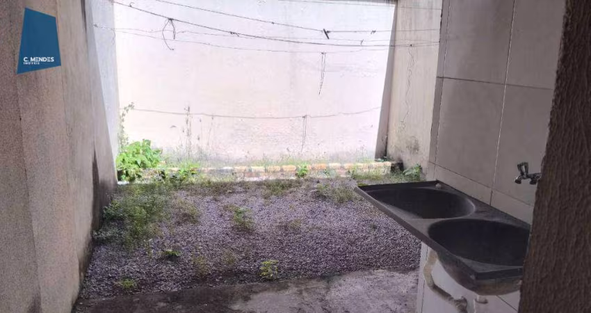 Casa com 3 dormitórios para alugar, 189 m² por R$ 850,00/mês - Ancuri - Itaitinga/CE