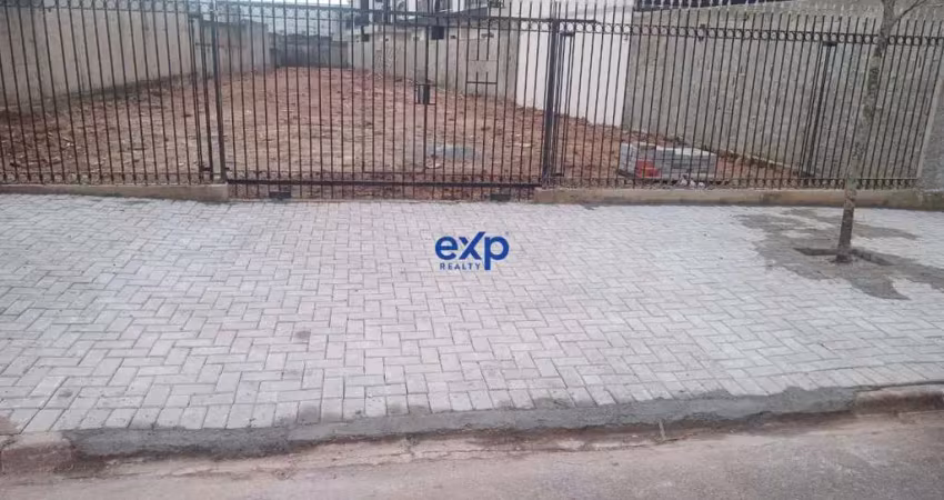Terreno à venda na Bacupari, 96, Uberaba, Curitiba