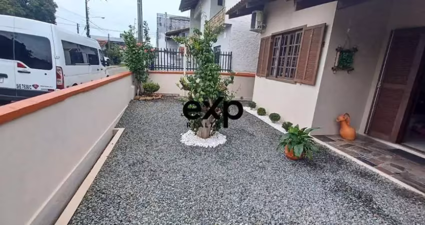 Casa com 2 quartos à venda na Rua Goias, 158, Praia de Armação do Itapocorói, Penha