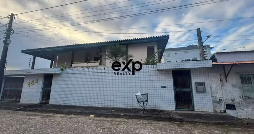 Casa com 3 quartos à venda na Vereador Mozart de Queiroz Rosas, 154, Graça, Valença