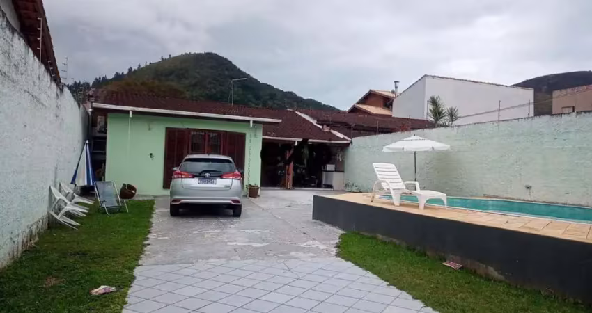 Casa com 3 quartos à venda na Rua Paty, 300, Martim de Sá, Caraguatatuba