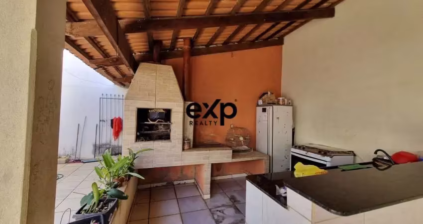 Casa com 4 quartos à venda na 15 de Novembro, 80, Loteamento Brasiliense, Catalão