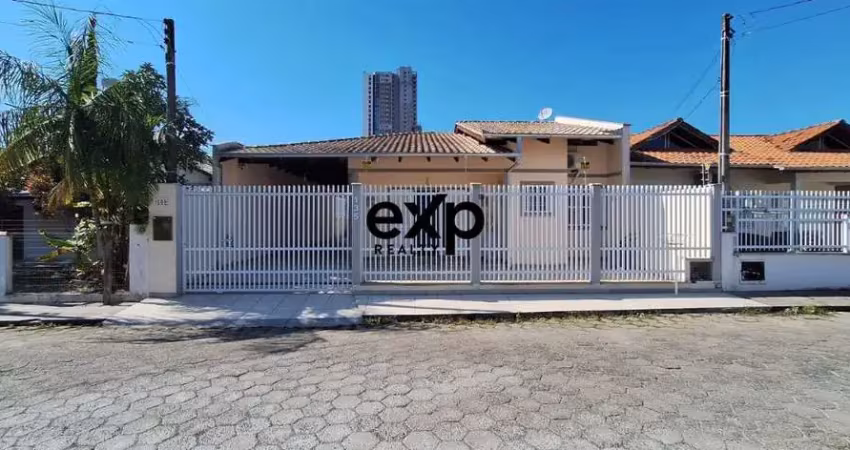 Casa com 4 quartos à venda na Rua Herculano Espindola, 135, Praia do Quilombo, Penha