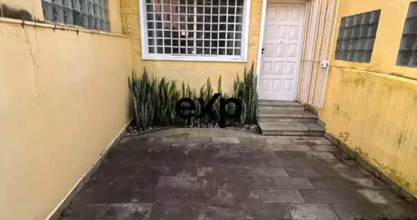 Casa com 3 quartos para alugar na Rua São Benedito, 1355, Alto da Boa Vista, São Paulo