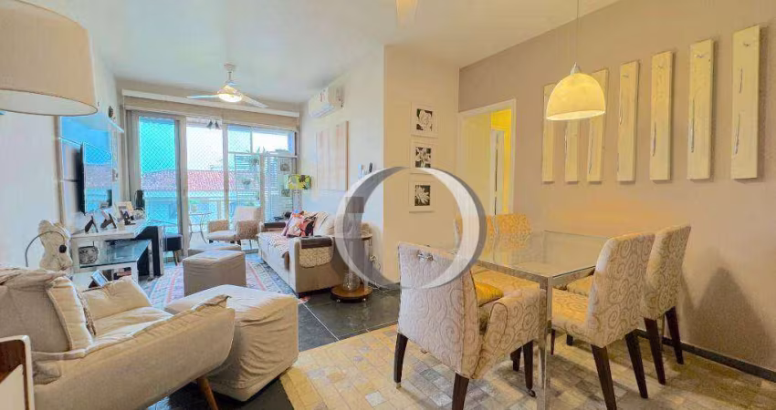 Apartamento na Enseada, 2 quadras da praia