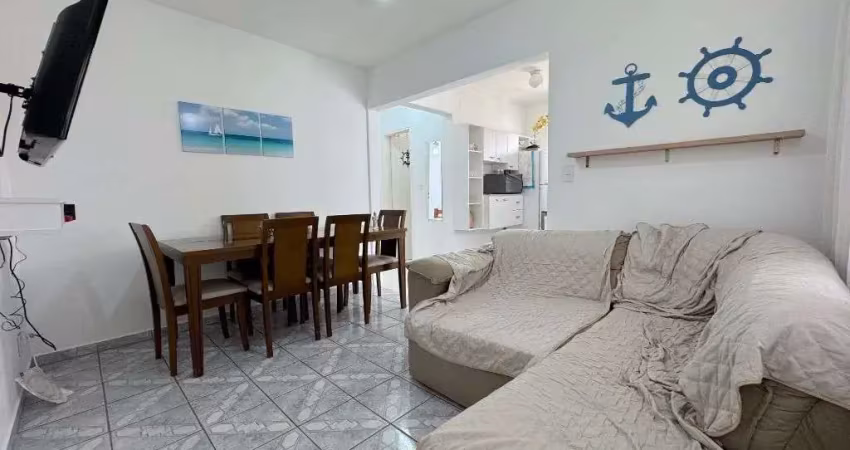 Apartamento na enseada, 2 quartos, 1 vaga, 3 quadras da praia