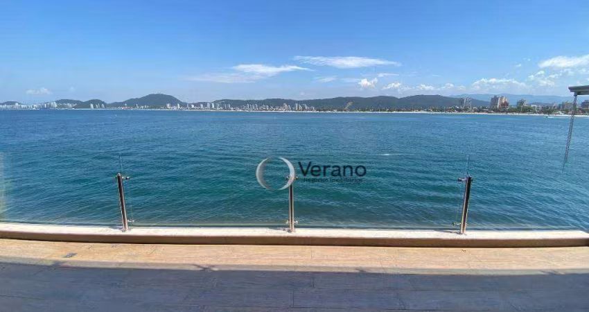 Apartamento com 3 suítes com vista maravilhosa da praia da Enseada