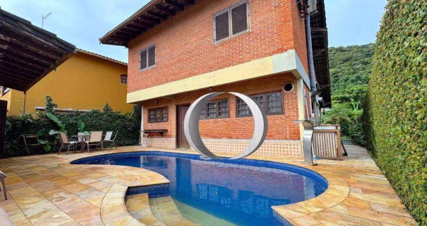 Casa com piscina, espaço gourmet, sauna e 4 quartos (sendo 1 suítes) à venda, 220 m² por R$ 1.400.000 - Jardim Albamar - Guarujá/SP