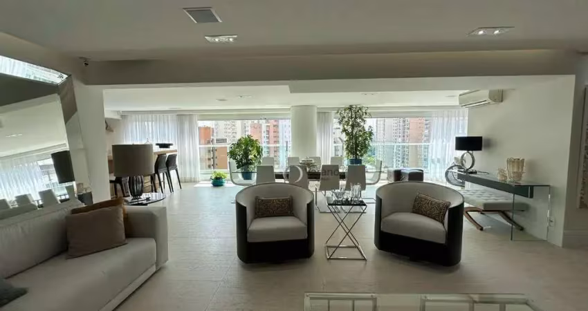 Apartamento de 3 suítes em Moema