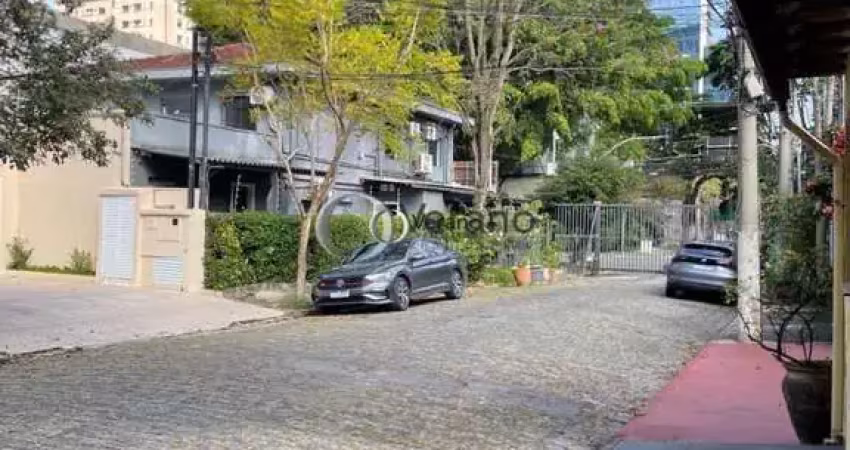 Casa com 3 quartos para alugar no Itaim Bibi, São Paulo 