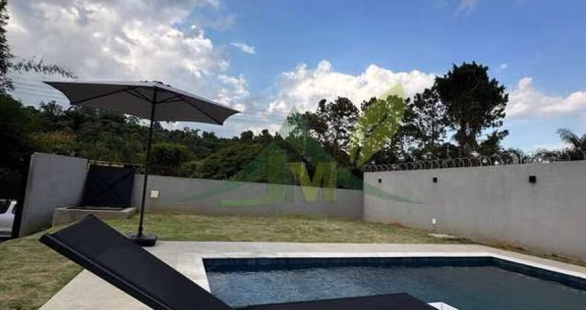 Linda casa à Venda em Atibaia com Vista para Pedra Grande