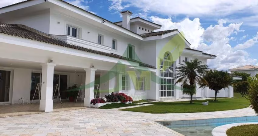 Mansão à Venda na Beira da Represa de Piracaia – Exclusividade e Sofisticaç