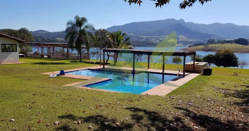 Belíssima Chácara na Beira da Represa de Piracaia
