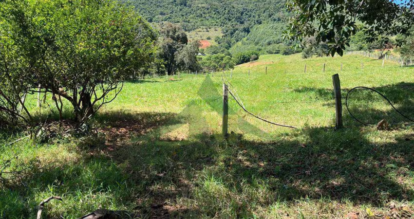 Sítio à Venda em Piracaia com 62.000m²