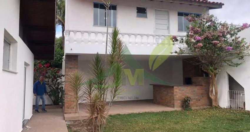 Oportunidade Casa Térrea reformada localizada na Região da Lucas